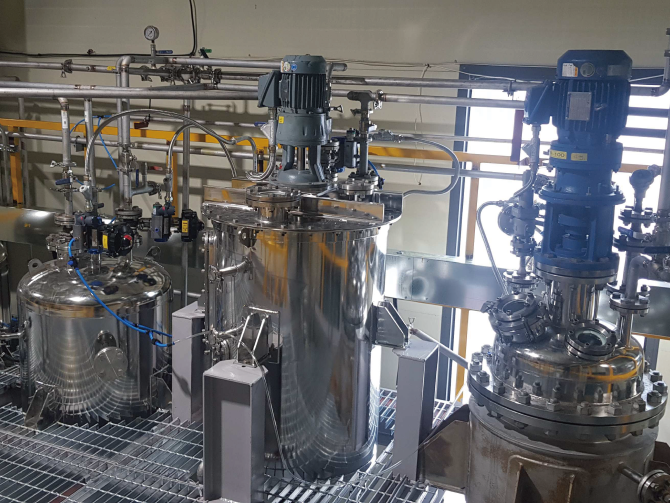 고분자 제조설비